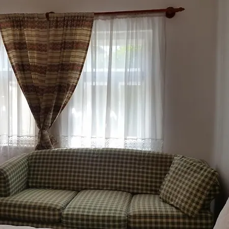 Aranyos Vendeghaz Matraderecske